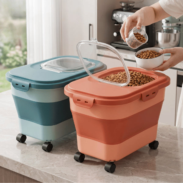 Boite a croquette facilitant le remplissage quotidien grâce à une large ouverture pratique