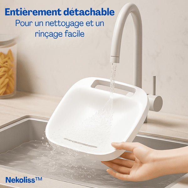 Fontaine à eau pour chat pratique et simple à rincer sous l'évier au quotidien