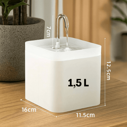 Fontaine a eau chat robinet posé sur table salon avec dimensions et capacité