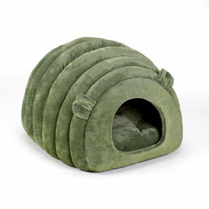 Niche chat cachette verte avec coussin moelleux et espace semi fermé rassurant pour dormir